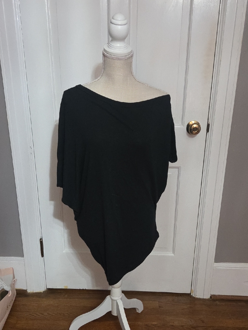 Heimious Black Off-Shoulder Top